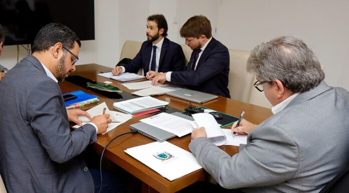 PB: Governo e Agência Francesa de Desenvolvimento assinam acordo para financiamento de projetos de abastecimento e saneamento