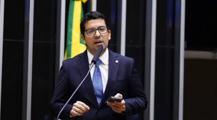 Projeto isenta IPI de celular para agricultor familiar, pescadores e famílias de baixa renda