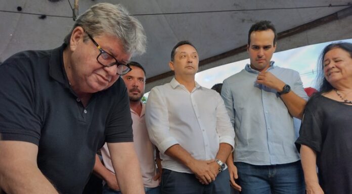 Em dia de visita ao Cariri, João Azevêdo entrega obras e autoriza novos investimentos que ultrapassam R$ 98,1 milhões para a região