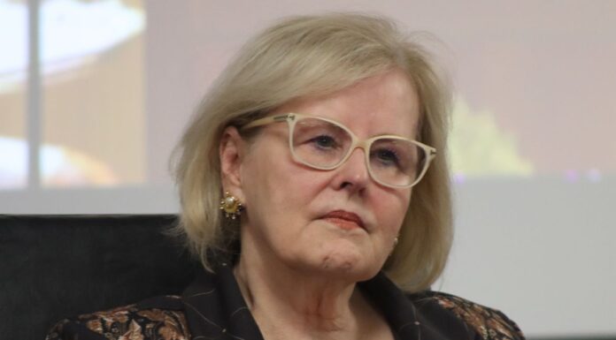 Rosa Weber libera descriminalização do aborto para julgamento