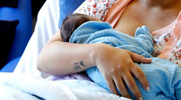 Projeto aumenta licença-maternidade para 180 dias