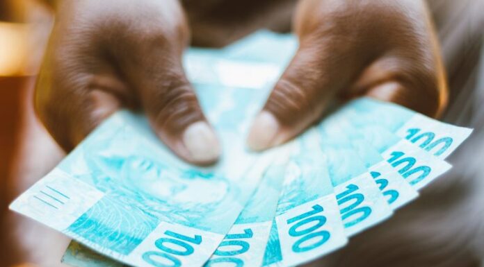 Projeto garante auxílio-alimentação para empregado em tratamento de doença grave