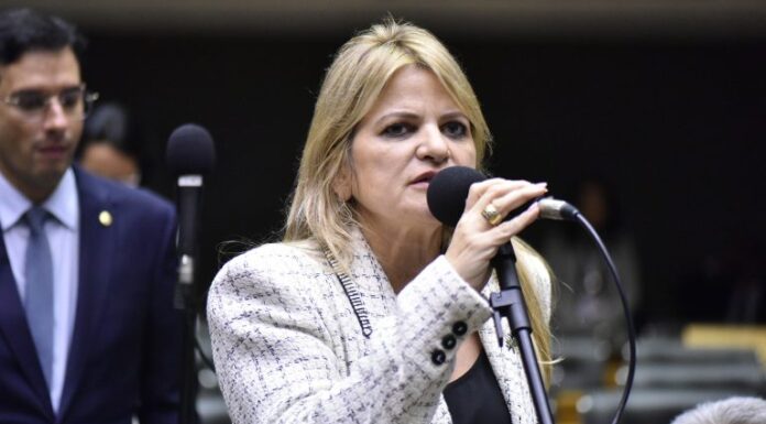 Projeto obriga contrato físico e assinatura para conceder empréstimo consignado a pessoa idosa