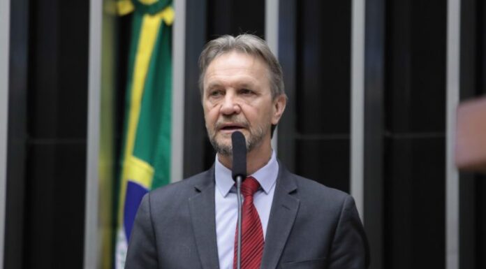 Câmara aprova criação de programa de geração de energia para beneficiários da tarifa social