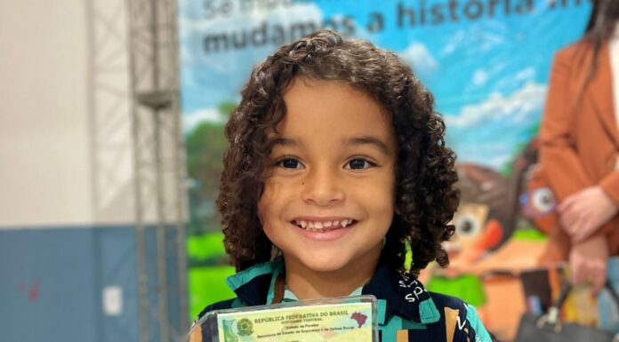 Projeto ‘Cidadania de Primeira’ entrega 380 identidades civis para crianças