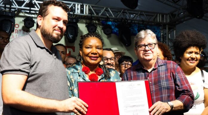 João Azevêdo destina investimentos para a cultura e prestigia São João de CG
