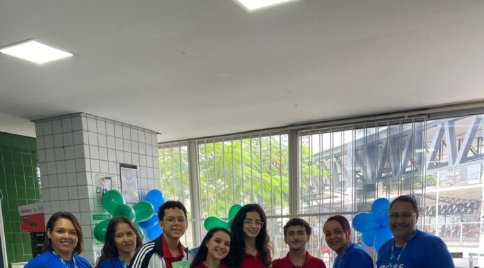 Dia do Estudante foi comemorado com brindes e desafios no Terminal de Integração
