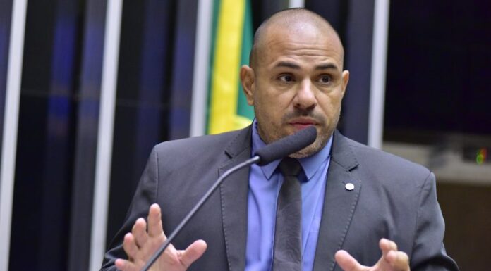 Projeto cobra do condenado o pagamento de custos com tornozeleira eletrônica