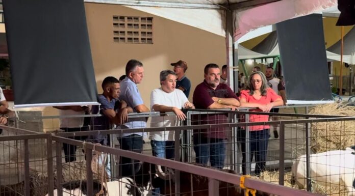 Efraim critica reajuste desigual e sai em defesa dos produtores de leite de cabra na Paraíba