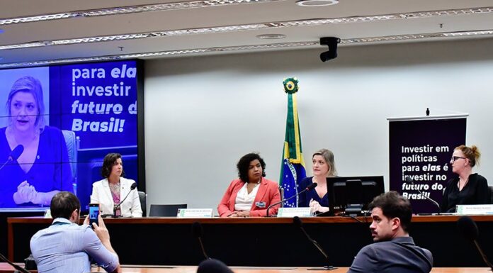 Projeto prevê mamografia no SUS para mulheres a partir de 40 anos