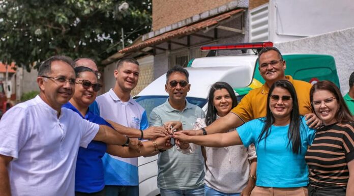 EM LAGOA SECA: população recebe ambulância nova para seu uso