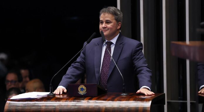 Por iniciativa do senador Efraim, Senado homenageia os 160 anos de nascimento de Epitácio Pessoa