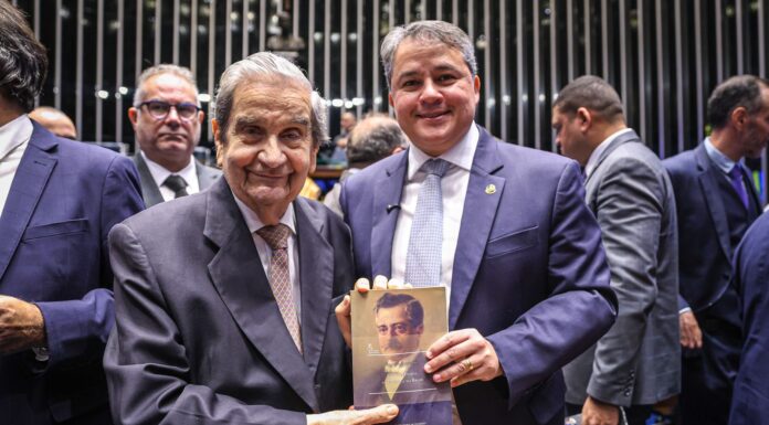 Efraim promove sessão histórica a Epitácio Pessoa no Senado Federal