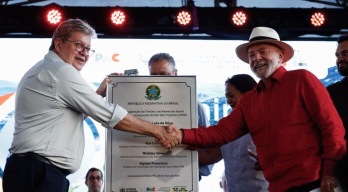 Ao lado de Lula, João Azevêdo participa da entrega do 1º Trecho do Ramal do Apodi e celebra obras de segurança hídrica
