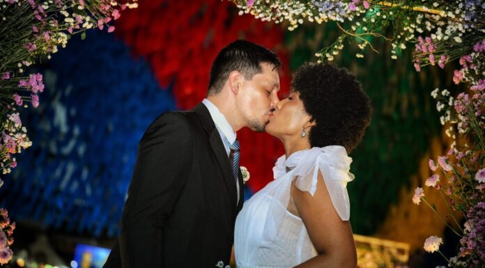 Casamento coletivo celebra a união de 100 casais no Maior São João do Mundo