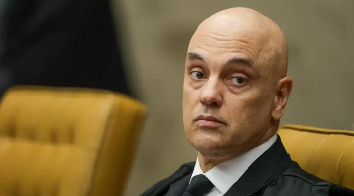 Trama golpista: Moraes pede data para julgamento de Bolsonaro e mais 7