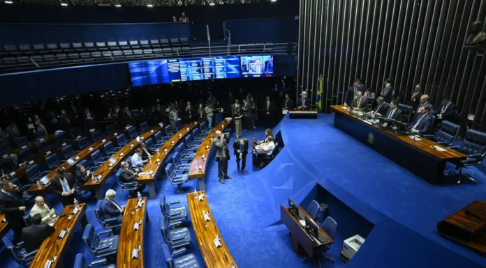 Senado aprova isenção do IR para quem ganha até dois salários mínimos