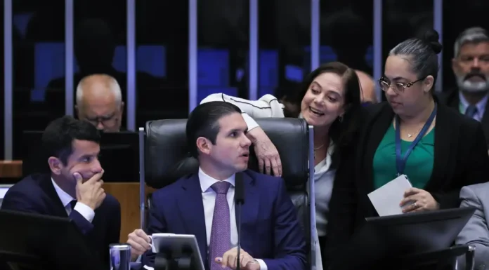 Câmara aprova urgência para isenção do IR de quem ganha até R$ 5 mil