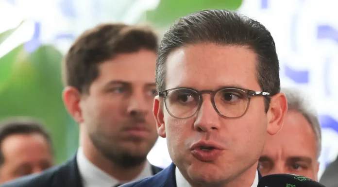 Motta promete projeto “efetivo” para proteger crianças nas redes