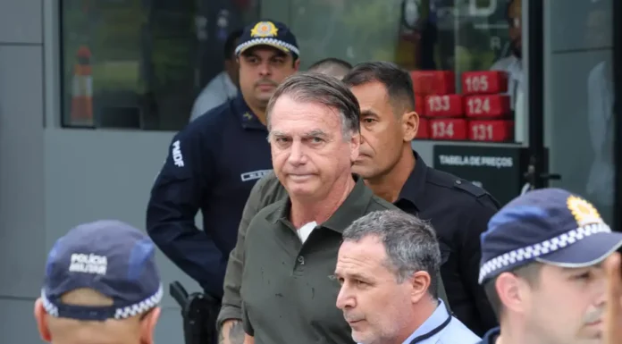 Moraes pede explicações sobre escolta que levou Bolsonaro ao hospital