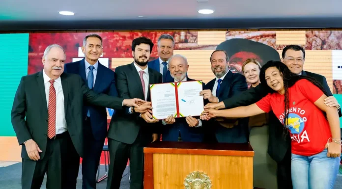 Lula sanciona gratuidade em conta de luz para famílias de baixa renda