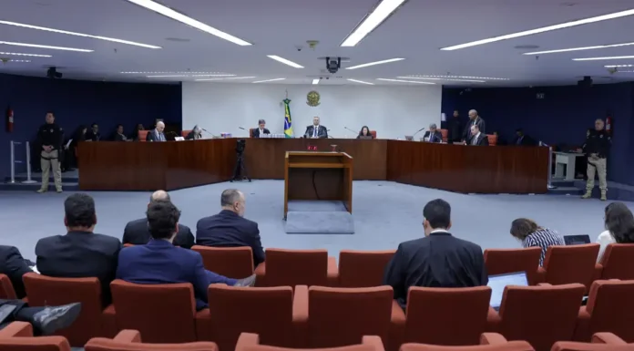Golpe: Moraes inicia julgamento do Núcleo 4 com leitura de relatório