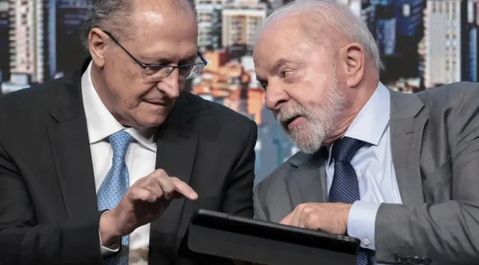 Lula anuncia programa de habitação para classe média