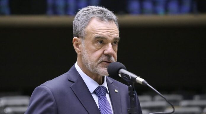 Comissão aprova incluir na CLT a obrigatoriedade de exame oftalmológico dos empregados