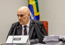 Moraes manda comunicar TSE sobre inelegibilidade de Bolsonaro