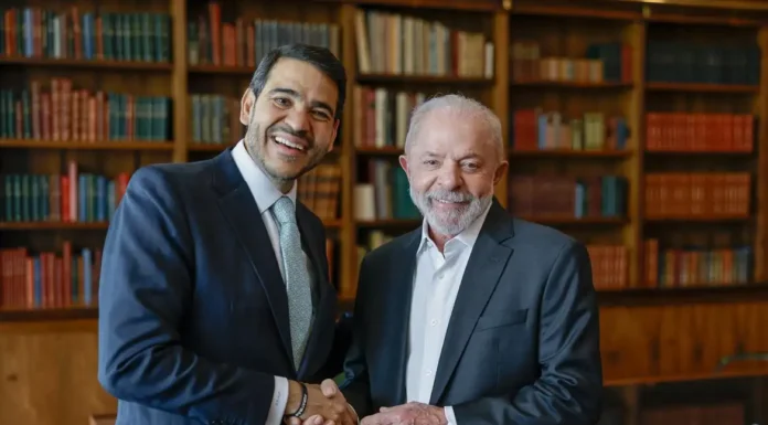 Lula indica Messias para vaga de Barroso no STF