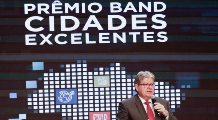 João Azevêdo prestigia premiação do Band Cidades Excelentes e destaca ações do Governo da PB nos municípios
