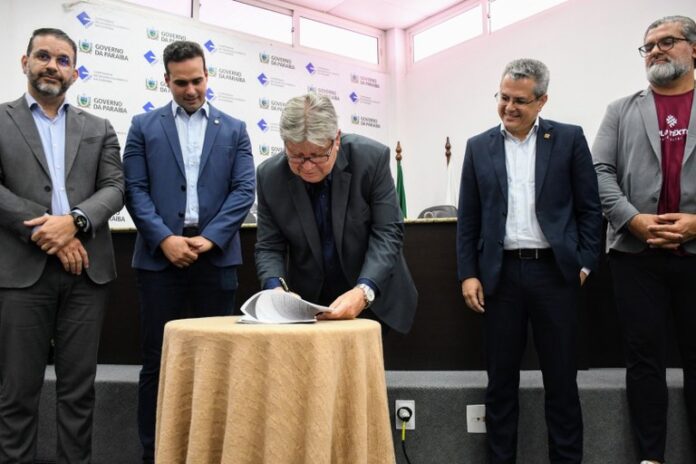 f661b868-c7a0-490e-8398-564f16d26019