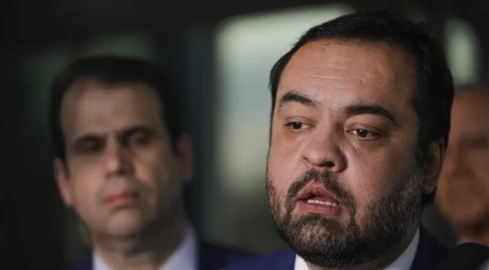 Ministra do TSE vota pela cassação do governador Cláudio Castro