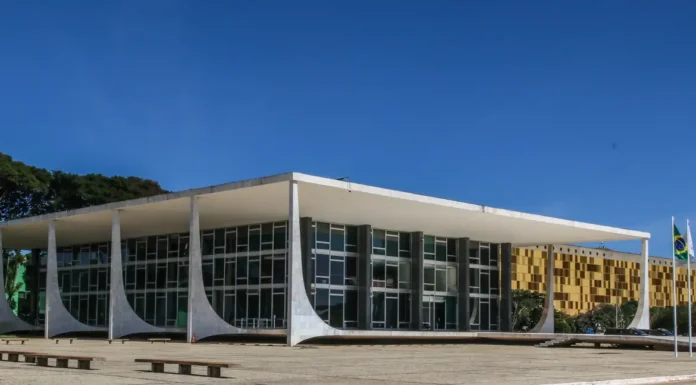 STF começa a julgar recursos de Bolsonaro e aliados contra condenação