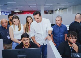 Lucas Ribeiro participa da inauguração de call center em Patos e destaca geração de emprego no Sertão