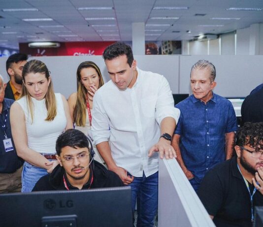Lucas Ribeiro participa da inauguração de call center em Patos e destaca geração de emprego no Sertão