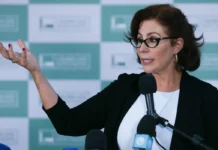 Carla Zambelli renuncia ao mandato; Câmara dará posse ao suplente