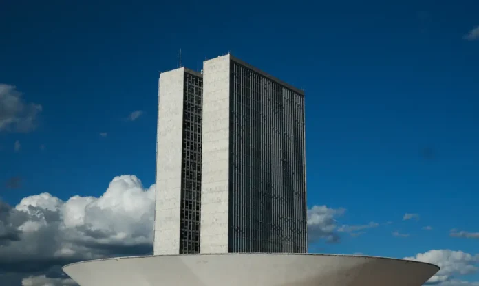 monumentos_brasilia_cupula_plenario_da_camara_dos_deputados3103201340