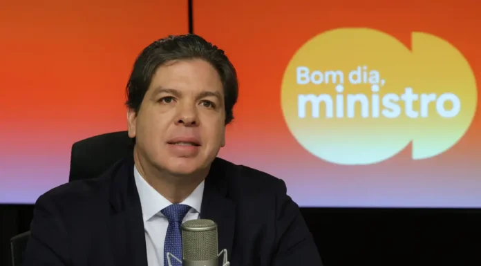 Governo diz que conectará 100% das escolas até fim de 2026