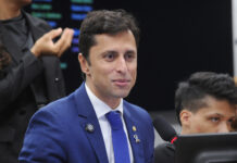 Comissão aprova prioridade para pessoa com deficiência de baixa renda na CNH gratuita