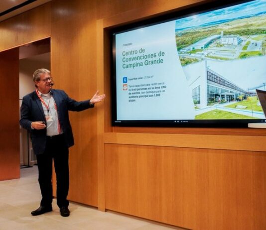 João Azevêdo apresenta potencial da Paraíba durante missão internacional em Barcelona