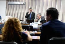 Comissão quer ouvir ministros sobre repasses a escolas de samba do RJ