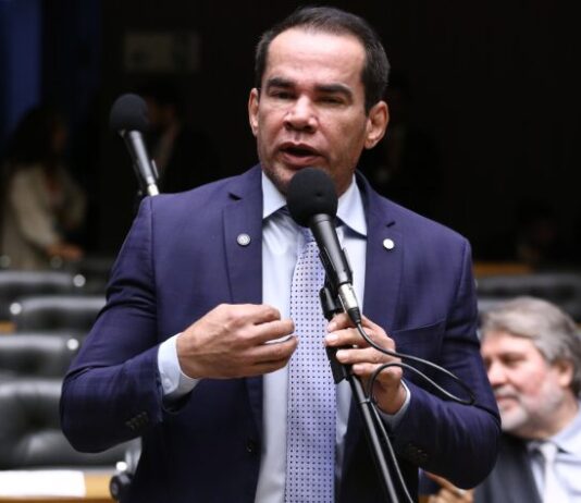 Projeto prevê dedução no imposto de renda de gastos com saúde de pets