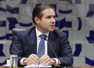 Motta afirma que proposta que estabelece o fim da jornada 6×1 pode ser votada em maio no Plenário