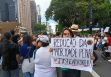 Centenas de pessoas em São Paulo pedem justiça pelo cão Orelha