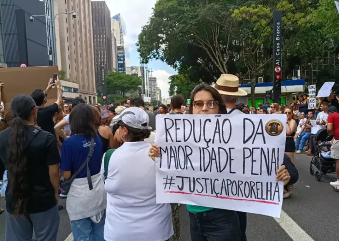 orelha_reducao_da_maioridade_penal_copy
