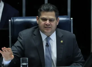 Alcolumbre mantém sessão da CPMI do INSS que quebrou sigilo de Lulinha