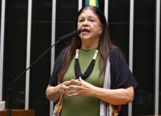 Comissão aprova proposta para impedir corte de BPC por posse de veículo na família