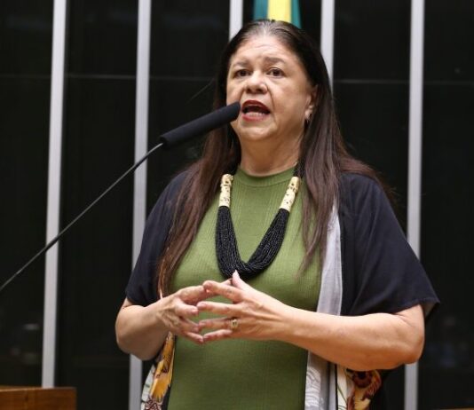 Comissão aprova proposta para impedir corte de BPC por posse de veículo na família