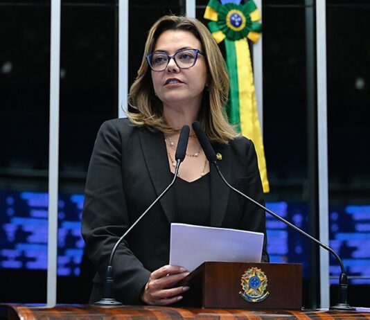 Leila celebra cinco anos da criminalização do stalking, mas pede avanços